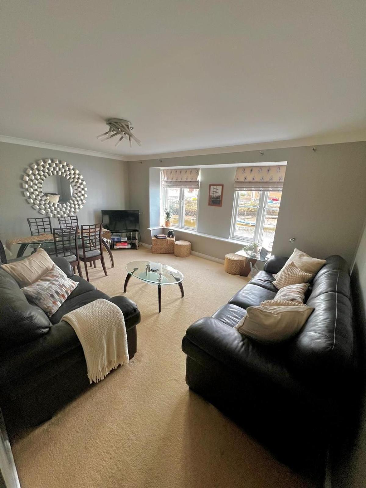 Majestic, Modern & Spacious Harbour-View Apartment With Parking Whitby Exterior foto